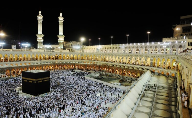 How Much Should Family Hajj Packages from London Cost?